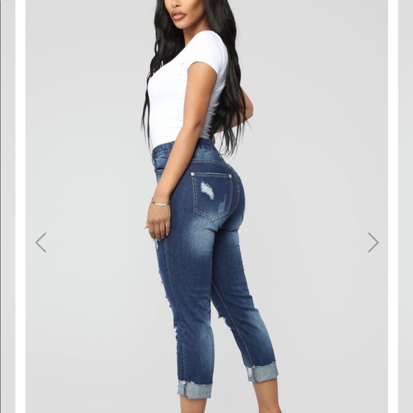 Standing Out Distressed Boyfriend Jeans - Picture 2 of 4